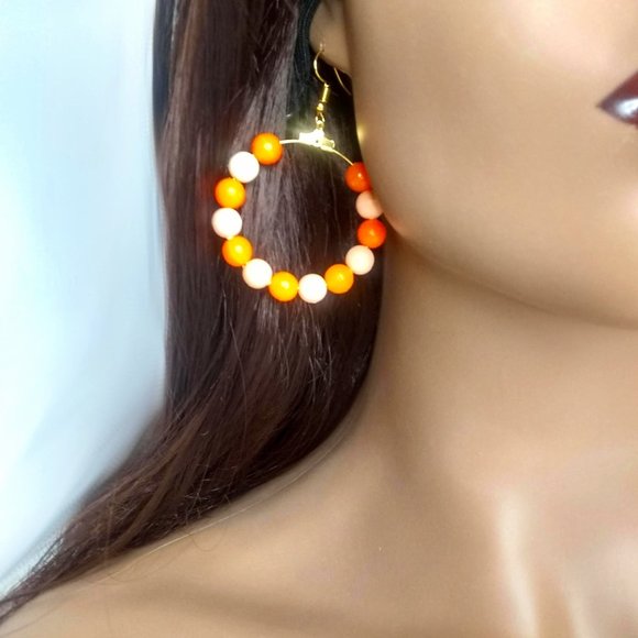 Medium Size Peach And Orange Hoop Earrings, Beaded Hoop Earrings, Colorful Hoops - Picture 4 of 7